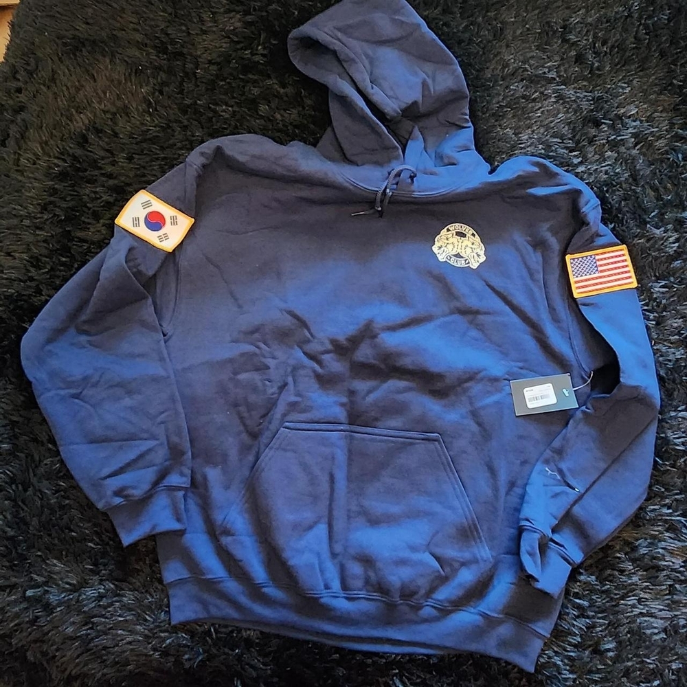 New! Darc Sport K Wolf Hoodie. Navy. Size Medium. #102 of 500.